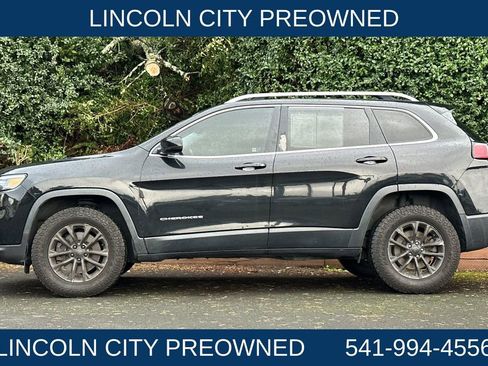 Used 2019 Jeep Cherokee Latitude Plus w/ Comfort/Convenience Group image 6
