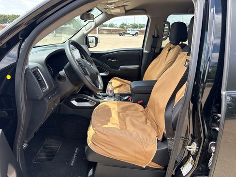Used 2022 Nissan Frontier SV AWD/4WD image 6