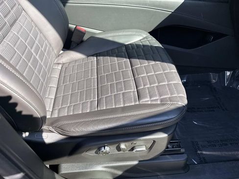 Used 2024 Cadillac Escalade Sport Platinum w/ LPO, ONYX Package image 12