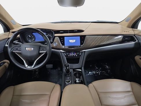 Certified 2025 Cadillac XT6 Premium Luxury w/ Platinum Package AWD/4WD image 9