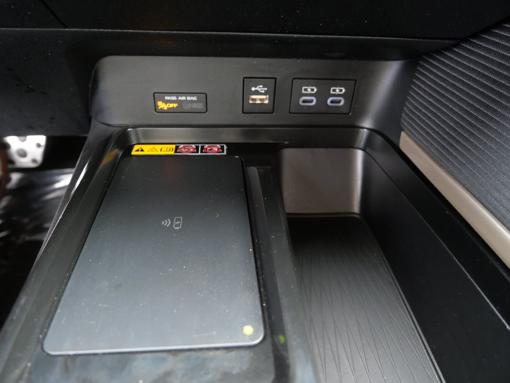 Certified 2025 Toyota Camry SE FWD image 20