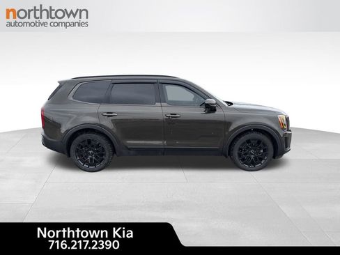 Used 2022 Kia Telluride SX w/ Nightfall Edition Package image 5