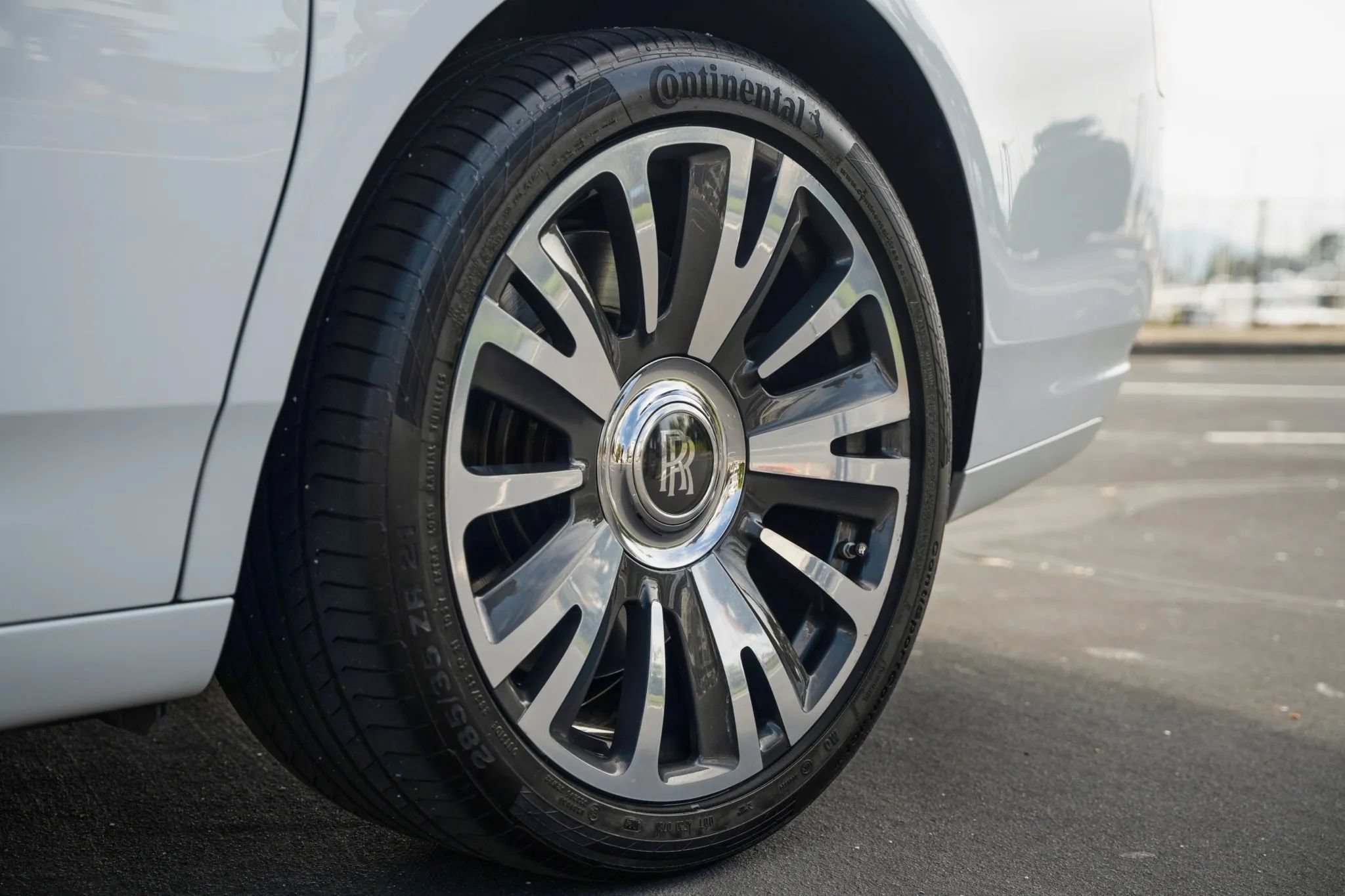 Used 2018 Rolls-Royce Ghost RWD image 41