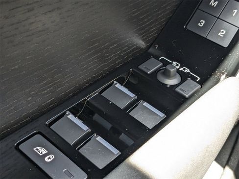 New 2025 Land Rover Range Rover Velar Dynamic SE image 20