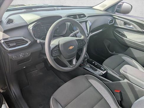 Used 2022 Chevrolet TrailBlazer LT w/ Convenience Package image 10