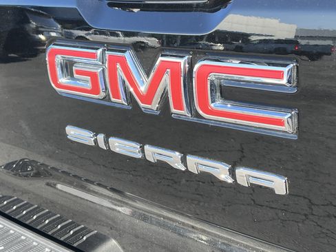 Used 2025 GMC Sierra 1500 Elevation w/ Elevation Premium Package image 8