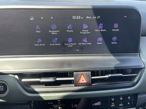 Certified 2024 Kia Seltos SX w/ SX Sunroof Package AWD/4WD image 29