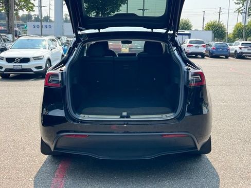 Used 2025 Tesla Model Y Long Range AWD/4WD image 12