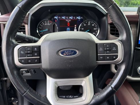 Used 2024 Ford Expedition Limited AWD/4WD image 34