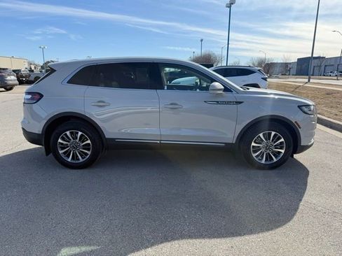 Certified 2022 Lincoln Nautilus Reserve image 3