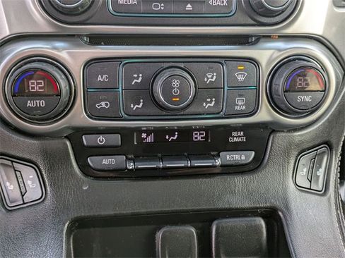Certified 2020 Chevrolet Suburban LT w/ Luxury Package image 22