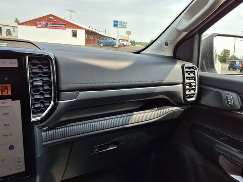 Used 2024 Ford Ranger Lariat w/ Trailer Tow Package image 21