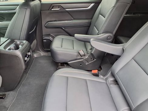 Used 2024 GMC Acadia Elevation w/ Luxury Package FWD image 12
