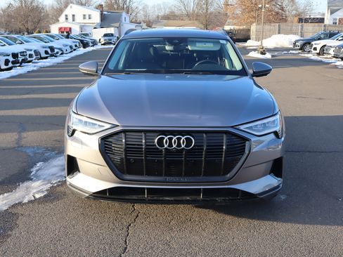 Used 2021 Audi e-tron Premium w/ Convenience Plus Package image 2