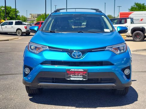 Used 2018 Toyota RAV4 Limited AWD/4WD image 9