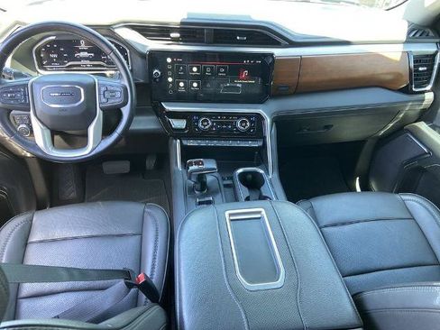Used 2022 GMC Sierra 1500 Denali w/ Denali Reserve Package AWD/4WD image 16