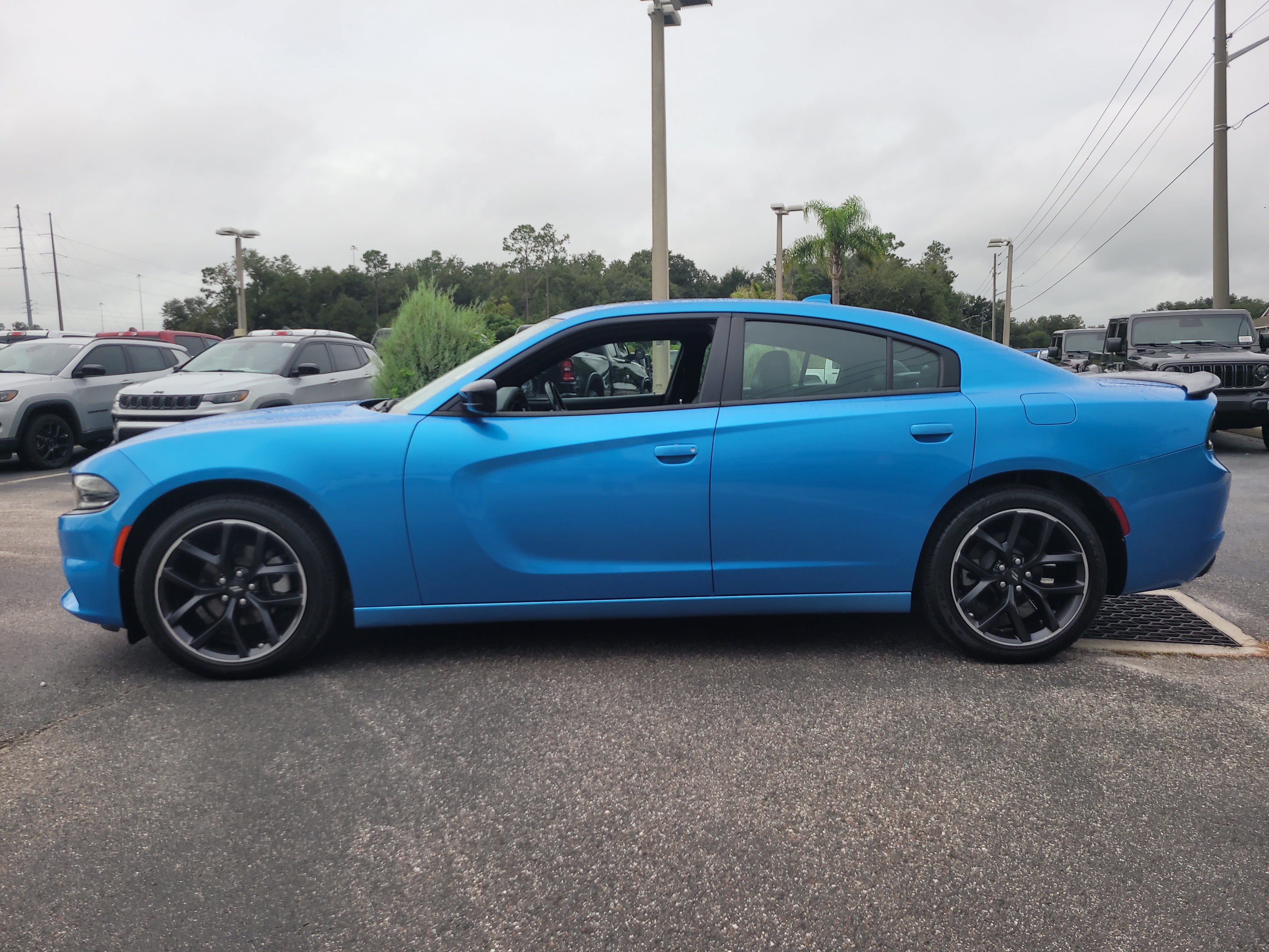 Used 2023 Dodge Charger SXT w/ Plus Group RWD image 7