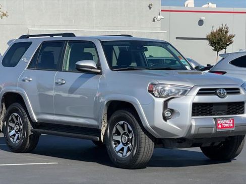 Certified 2024 Toyota 4Runner TRD Off-Road image 5