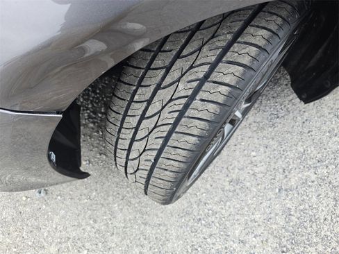 Used 2017 Toyota Camry XSE image 29