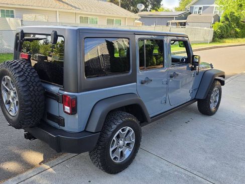 Used 2015 Jeep Wrangler Unlimited Rubicon w/ Connectivity Group AWD/4WD image 5
