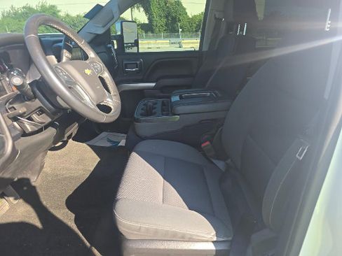 Used 2018 Chevrolet Silverado 1500 LT w/ All Star Edition AWD/4WD image 4
