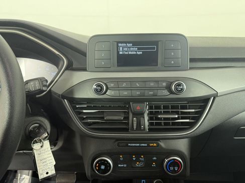 Used 2020 Ford Escape S image 19