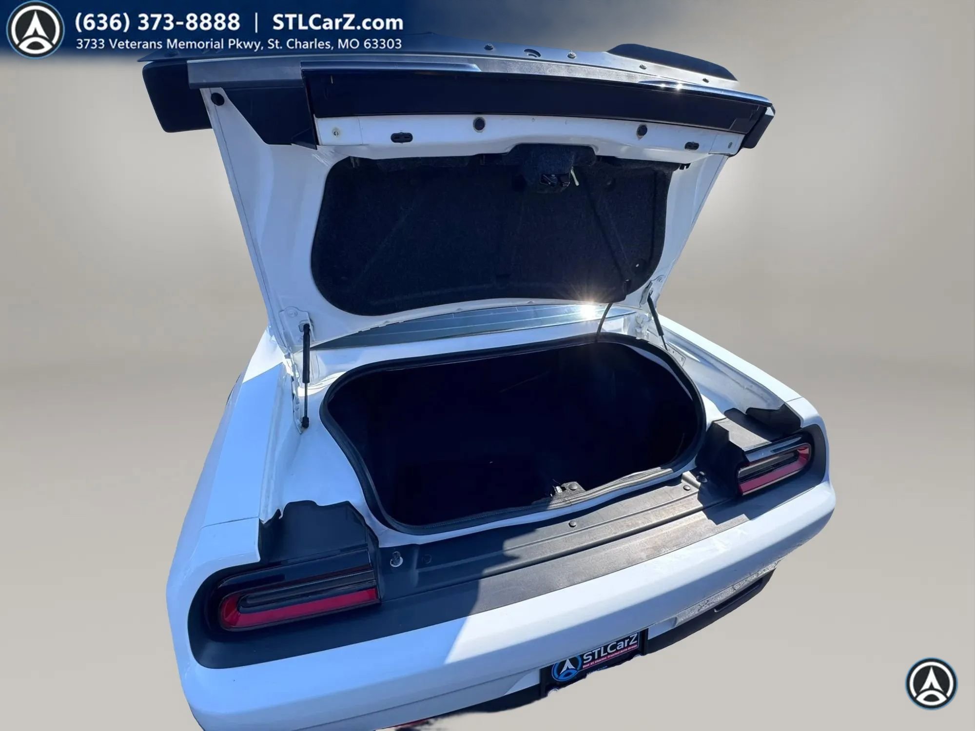 Used 2016 Dodge Challenger R/T Scat Pack RWD image 12
