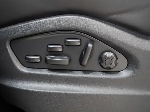 New 2025 Porsche Cayenne Turbo image 24