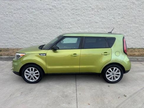 Used 2018 Kia Soul + FWD image 5