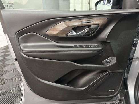 Used 2024 GMC Terrain Denali w/ Denali Premium Package image 18