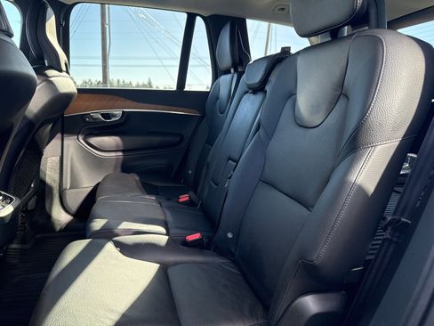 Used 2022 Volvo XC90 T6 Momentum w/ Advanced Package image 11