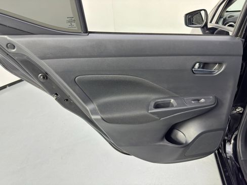 Used 2021 Nissan Versa SV image 34