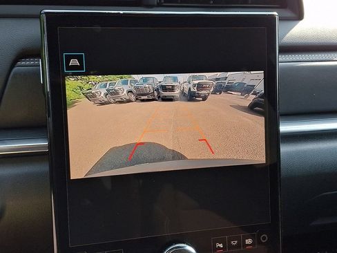 Used 2025 GMC Terrain Elevation AWD/4WD image 17