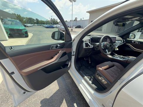 New 2026 BMW X5 xDrive40i w/ M Sport Package AWD/4WD image 8