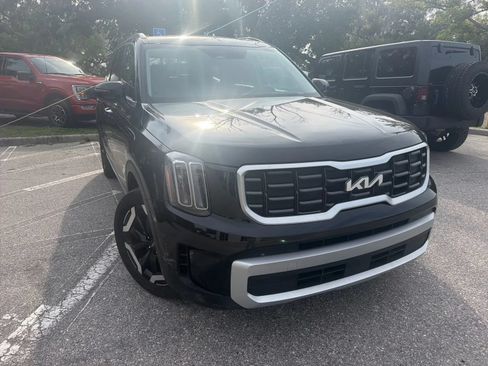 Used 2025 Kia Telluride S FWD image 5