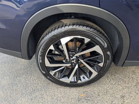 Used 2024 Mitsubishi Outlander SE image 32