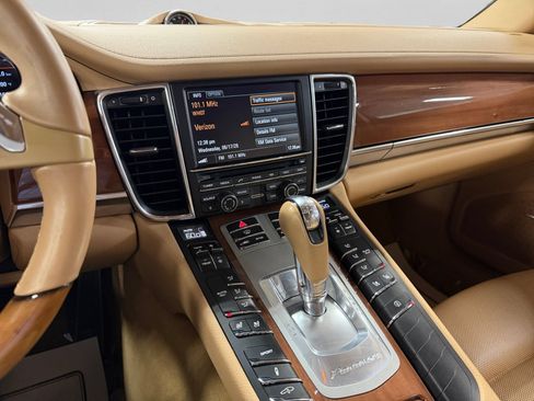Used 2014 Porsche Panamera 4S w/ Premium Package Plus AWD/4WD image 28