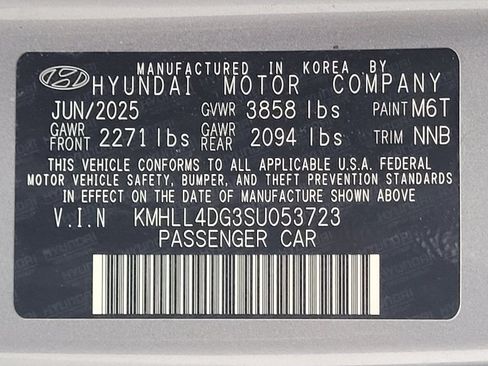 Used 2025 Hyundai Elantra SE FWD image 33