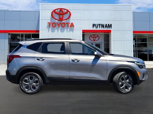 Used 2024 Kia Seltos S AWD/4WD image 3