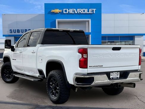 Used 2022 Chevrolet Silverado 2500 LT w/ Convenience Package AWD/4WD image 3