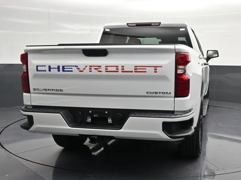 Used 2023 Chevrolet Silverado 1500 Custom RWD image 2