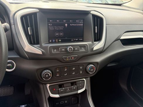 Used 2024 GMC Terrain SLE FWD image 21