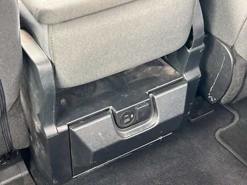 Used 2023 Ford F150 XLT image 40