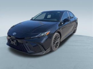 Used 2025 Toyota Camry SE w/ Multimedia Upgrade Package video 2