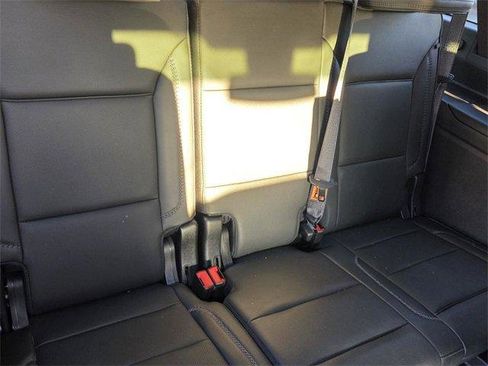 Used 2021 GMC Yukon XL Denali image 16