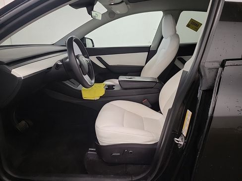 Used 2021 Tesla Model Y Long Range AWD/4WD image 7