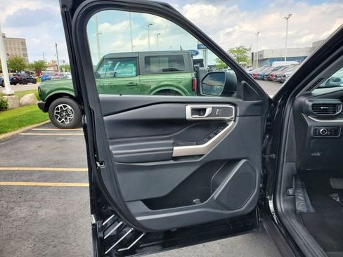 Used 2023 Ford Explorer XLT w/ Equipment Group 202A AWD/4WD image 9
