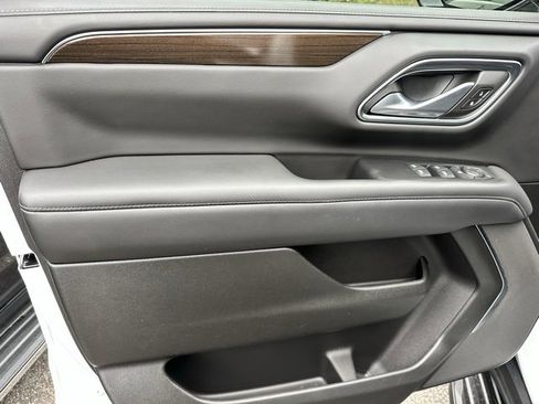 Used 2022 GMC Yukon XL SLE image 23