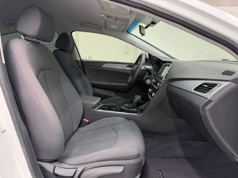 Used 2018 Hyundai Sonata SE FWD image 11