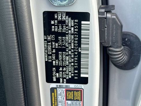 Used 2024 Kia Sorento S FWD image 32